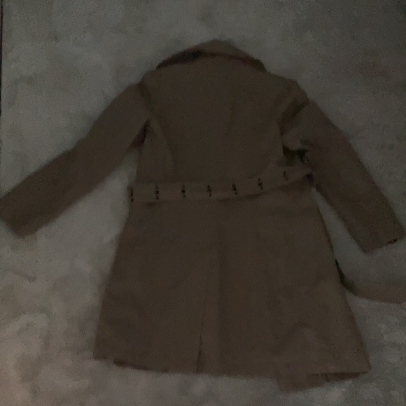 Classical trench coat- bought but never used. - Picture 3 of 5